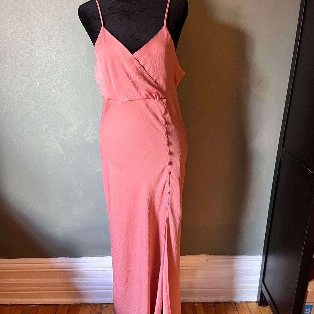 Chic Pink Satin Maxi Dress with Spaghetti Straps and Side Slit